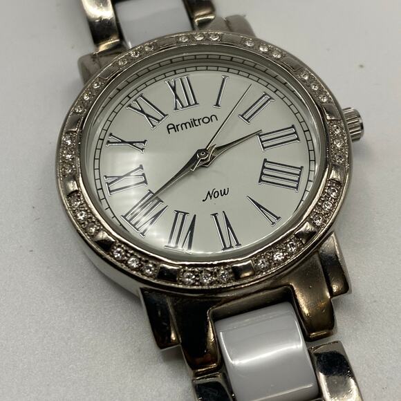 Armitron Now White Silver Tone Stainless Steel Watch Working New Battery - Picture 4 of 8